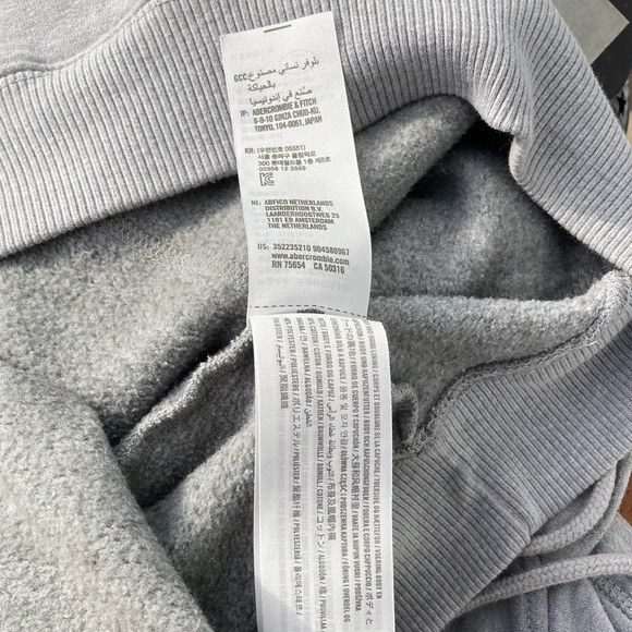 Hollister Men's Grey Hoodie Sweater - Picture 6 of 8